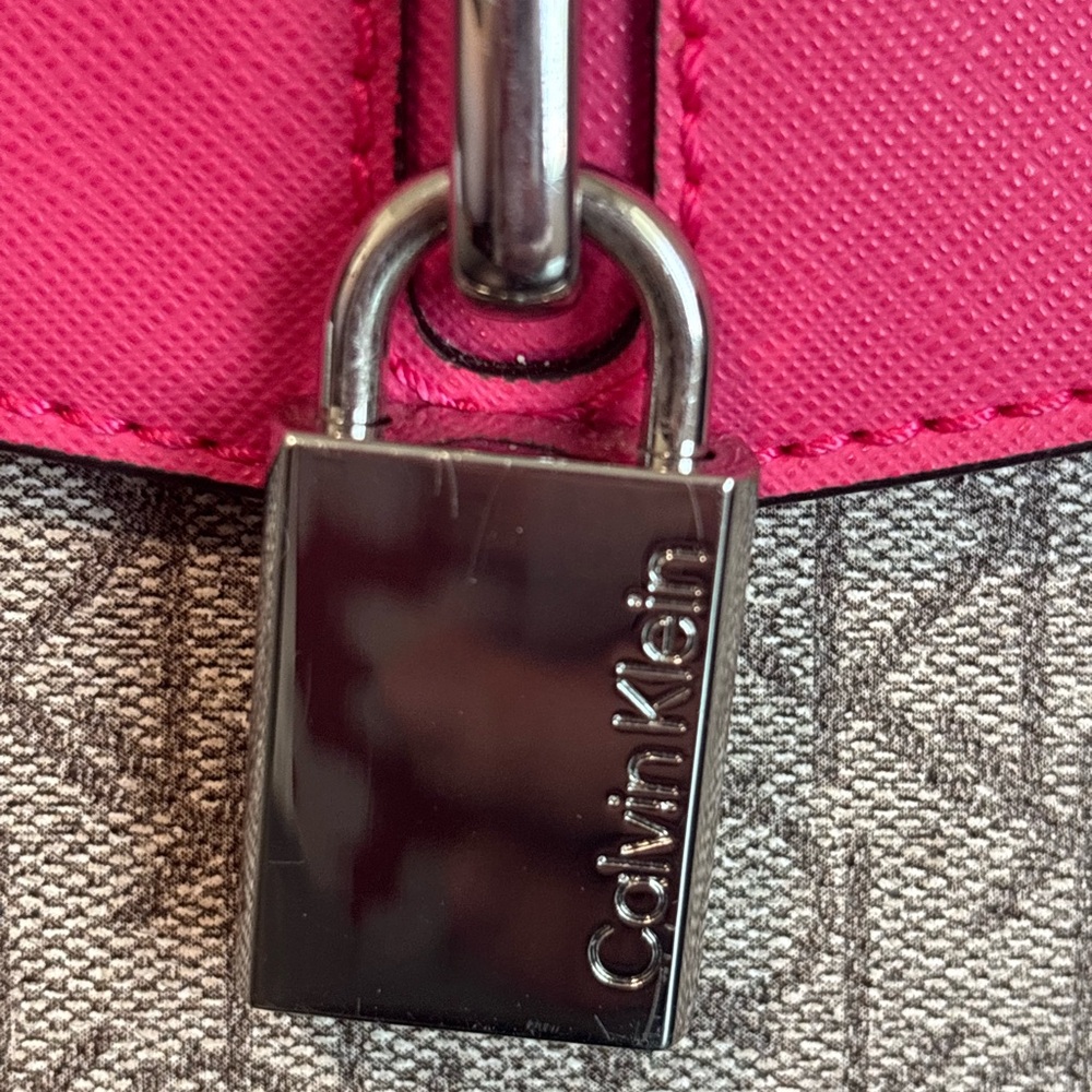 CALVIN KLEIN  Pink and Tan Crossbody Bag with Elegant Design - Picture 6 of 15